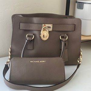 Michael Kors Handbag & Wallet Set ❤️Make Offers